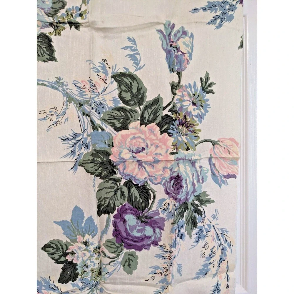 Vintage Mid-Century Home Décor Romantic Floral Fabric‎ Purple Blue Pink 24